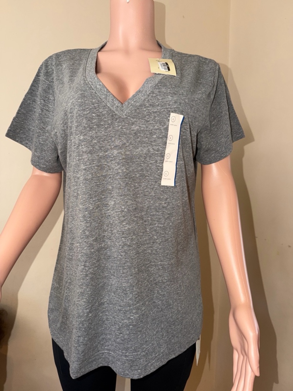 Universal Thread Gray V-Neck Short Sleeve Tee